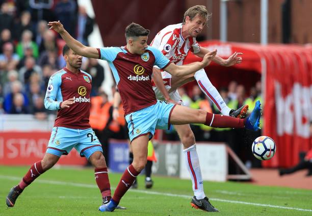 定并精准执 定并精准执